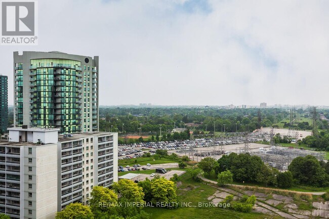 Photo du bâtiment - 5793-5793 Yonge St