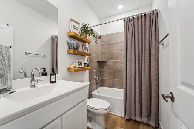 Foto del edificio - 788 Yellow Birch Ln