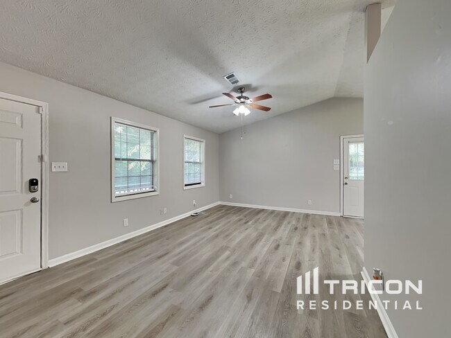 Building Photo - 1240 Bishop's Ln