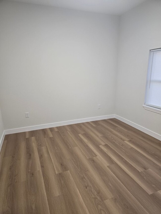 Building Photo - 3034-MF2-E5