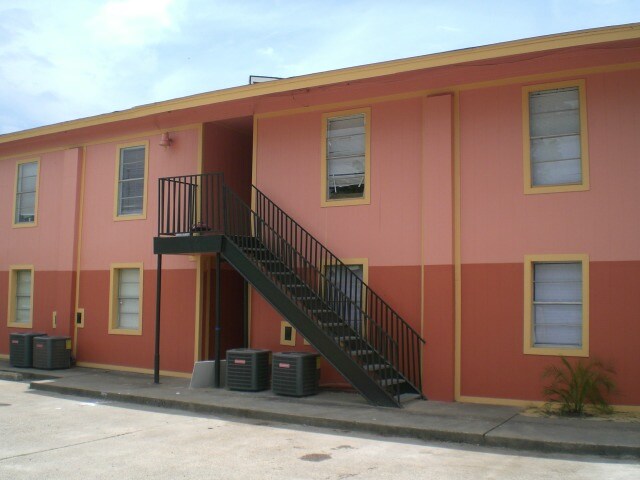 Building Photo - Farrah Village