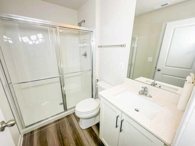 Foto del edificio - 4805 Vista Green Ln