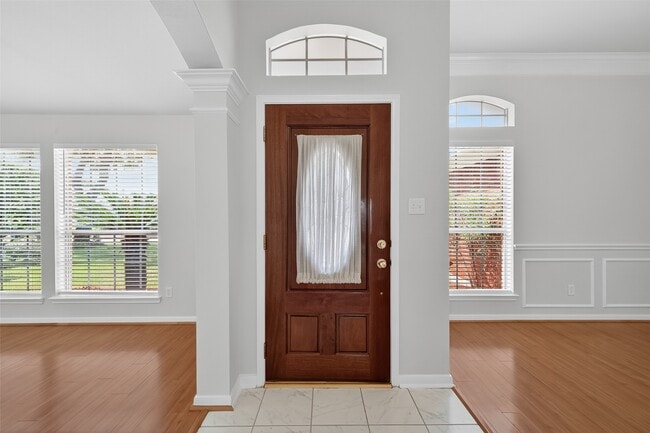 Foto del edificio - 1927 Blooming Park Ln