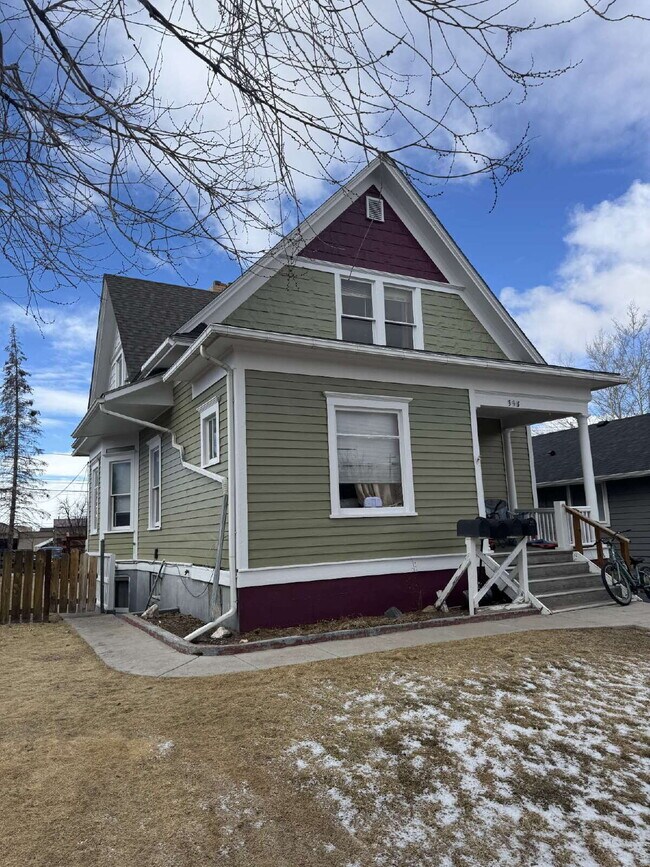 Building Photo - 358 N 5th St