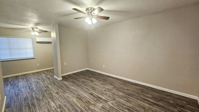 Building Photo - Fully Renovated Efficiency