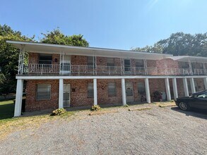 Building Photo - 318 E Purdon St