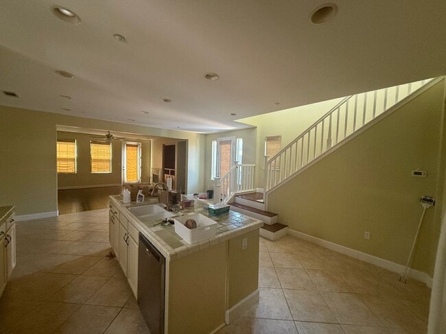 Building Photo - 55 Toscana Dr