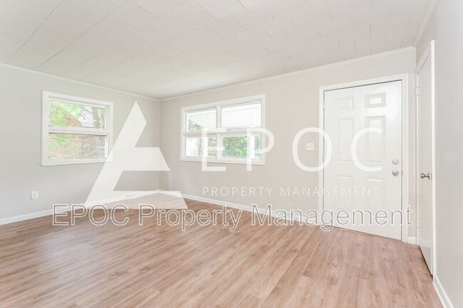 Building Photo - 209 Underhill St