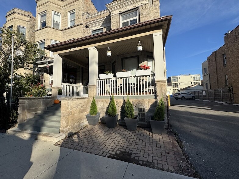 Photo - 1446 W Irving Park Road Unit 2