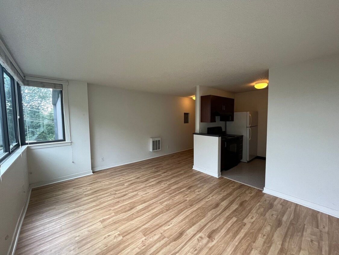 1Bd/1Ba Home in Goose Hollow neighborhood ~ Secured Garage Parking and Additional Storage Unit!!! - 1Bd/1Ba Home in Goose Hollow neighborhood ~ Secured Garage Parking and Additional Storage Unit!!!