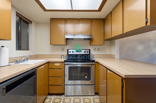 Foto del edificio - 2 BED & 2 BATH CONDO FOR RENT