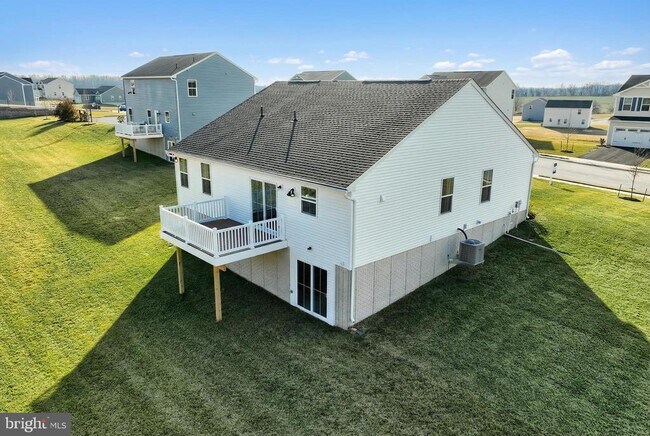 Foto del edificio - 77 Summerfield Dr