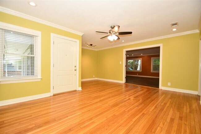 Foto del edificio - 5535 Berry Creek Dr
