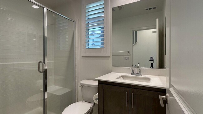 Foto del edificio - Modern 4 Bedroom 3 Bathroom Home in Loma L...