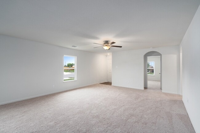 Building Photo - 173 Circle Wy