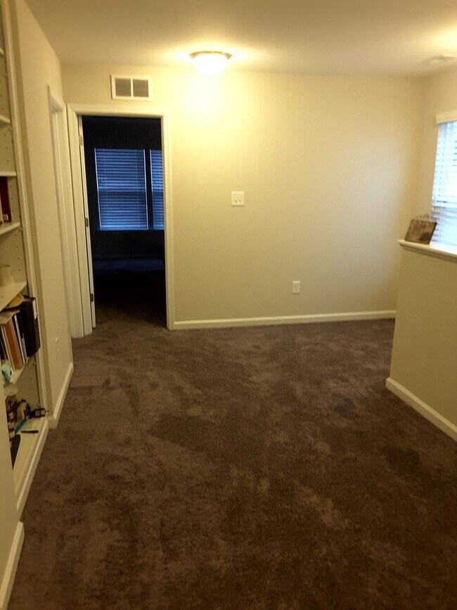 Building Photo - Liberty Crossing