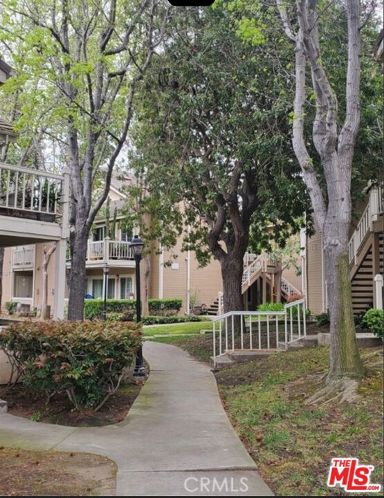 Foto del edificio - 8721 Endsleigh Ave