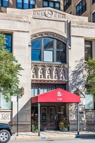 Foto del edificio - 728 W Jackson Blvd