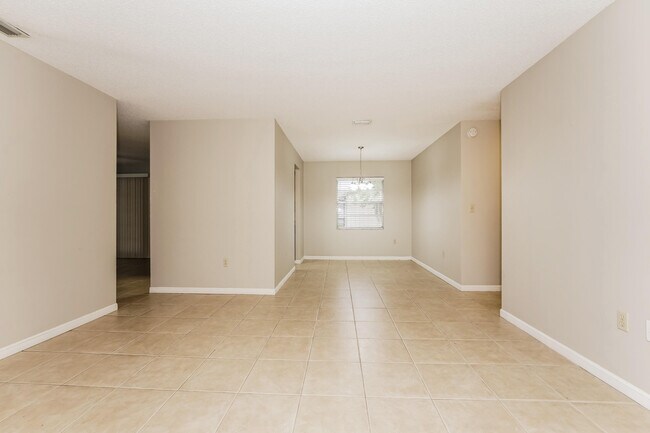 Building Photo - 4200 Skyway Dr