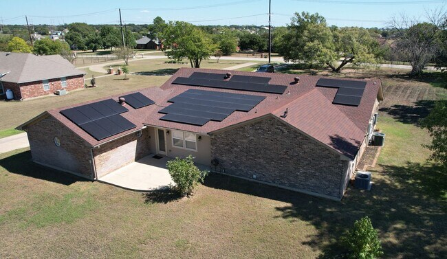 Building Photo - 3 Bed 3 Bath 3 Acres in Aubrey (FIRST MONT...