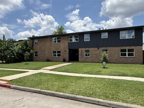 Building Photo - 8806 Ilona Ln