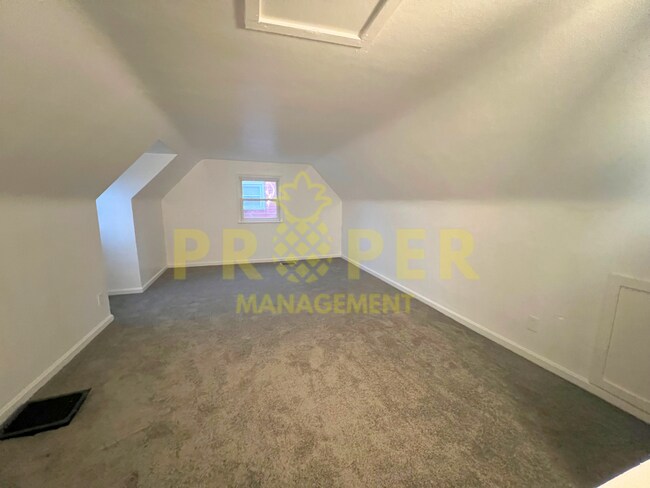 Foto del edificio - 3 bedrooms 1 bathrooms house for rent