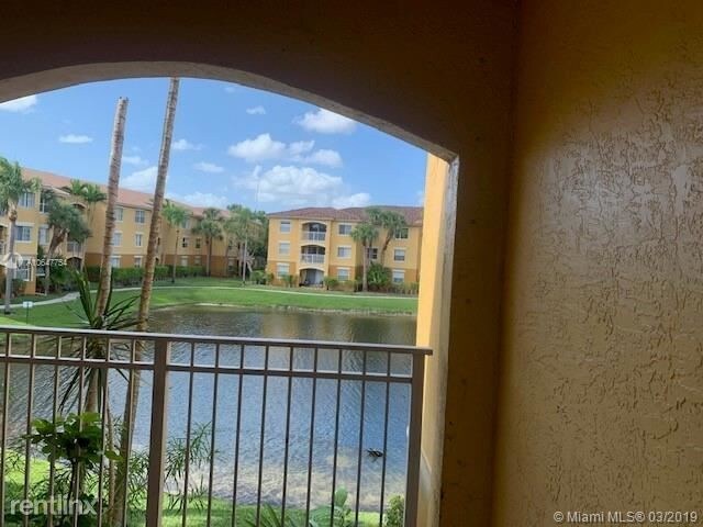 2 Br Bath Condo La Via For Rent In Pembroke Pines Building Photo 2 Br Bath Condo La Via