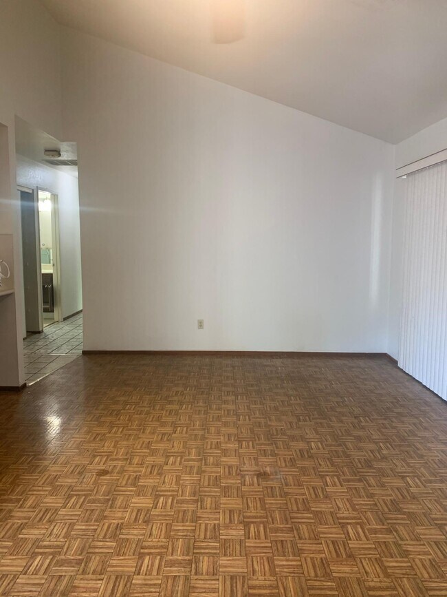 Building Photo - 3200 Niagara Way