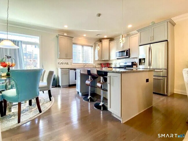 Building Photo - 62 Moorland Dr