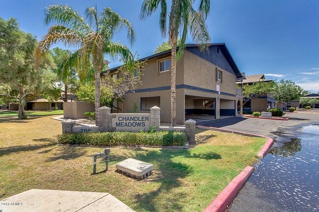 Photo - 286 W Palomino Dr Townhome