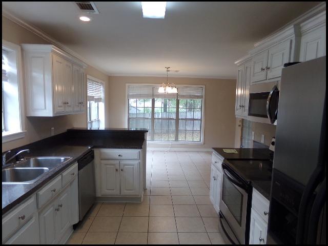 Foto del edificio - 303 Hidden Meadows Dr