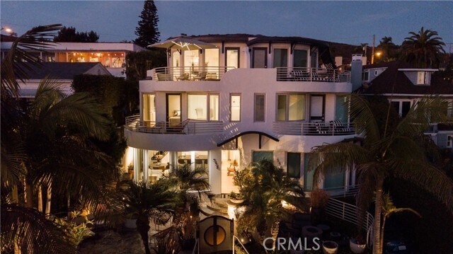 Foto del edificio - 558 Cliff Dr