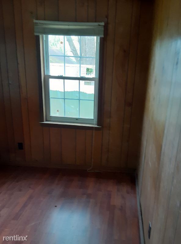 Building Photo - 2 br, 1 bath House - 516 Cemetery St