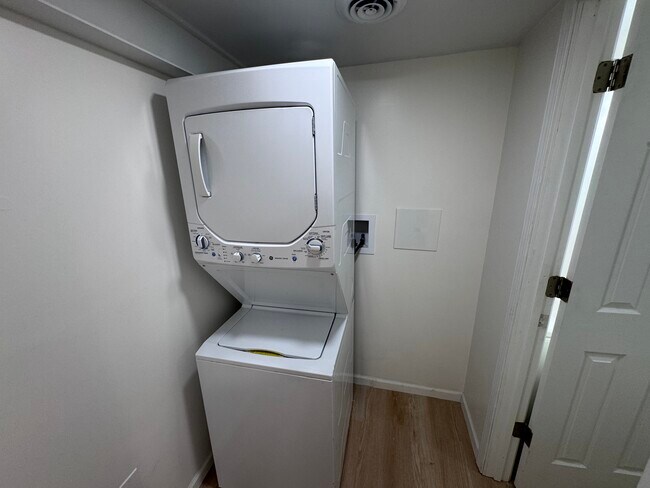 Foto del edificio - 11409 W 99th St