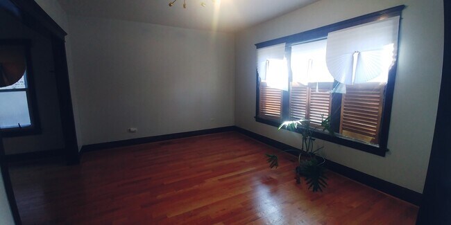 Foto del edificio - 7545 S Vernon Ave