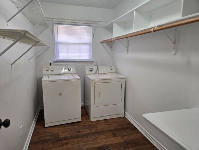 Foto del edificio - 3724 Dove Hollow Ln