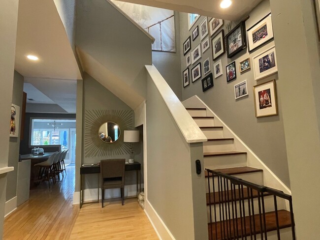 Building Photo - 3624 N Seeley Ave