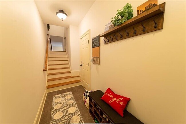 Building Photo - 715 Neel Reid Dr