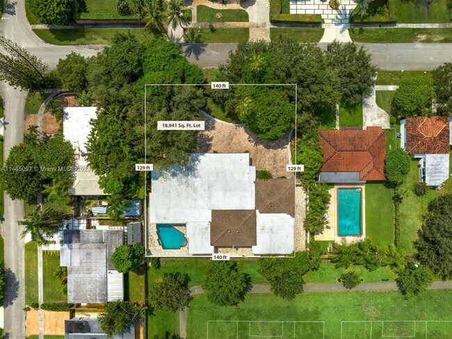 Building Photo - 4335 SW 60th Pl