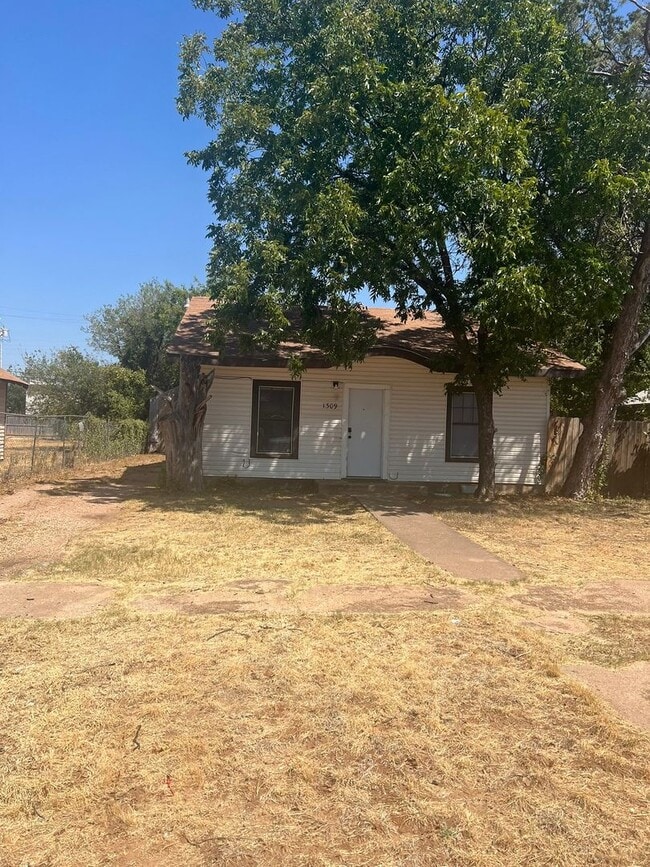 Building Photo - 1309 Cypress St