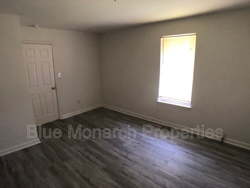 Foto del edificio - 311 Rogers Lake Rd