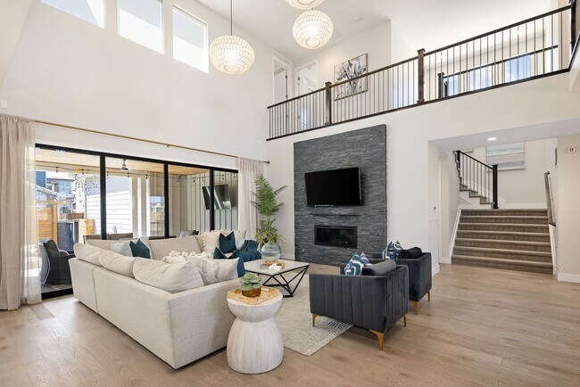 Foto del edificio - 6 Bedroom 5.5 Bathroom Single Family Home ...