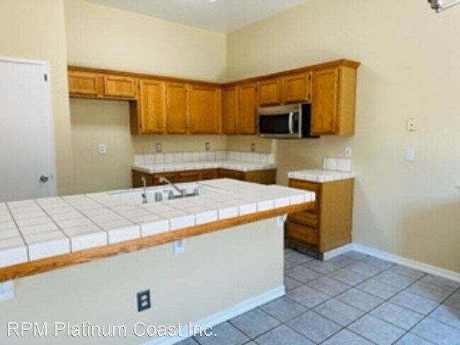 Foto del edificio - 3 br, 2 bath House - 5476 W. Pico Ave.