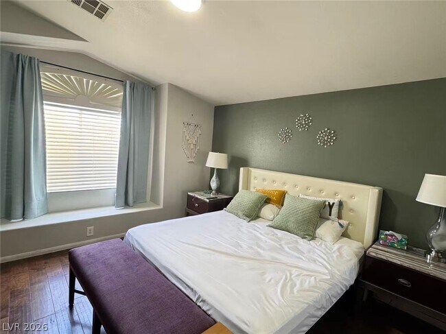 Foto del edificio - 4484 Willowhill Ct