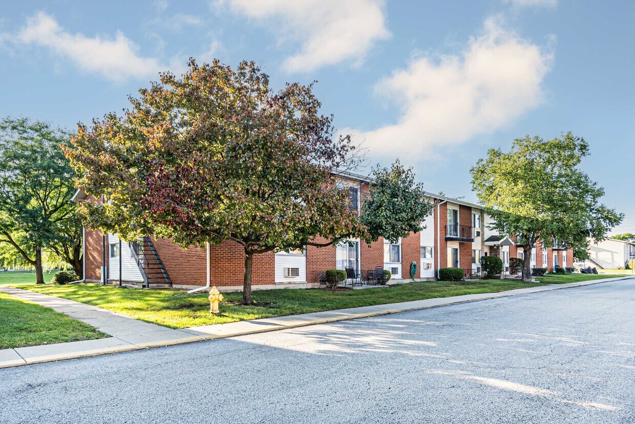 8836 N Western Ave Unit 2A, Des Plaines, IL 60016 Condo for Rent in