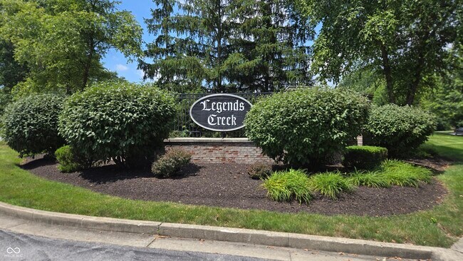 Foto del edificio - 240 Legends Creek Pl
