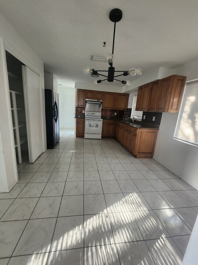 Building Photo - 12359 First St