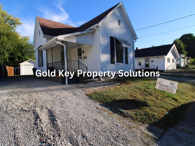 Building Photo - Spacious 1 BR 1 BA House with Fenced Backy...