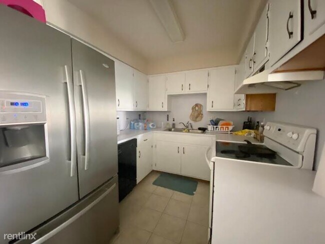 Building Photo - 2 br, 2 bath Condo - 807 E 21st St