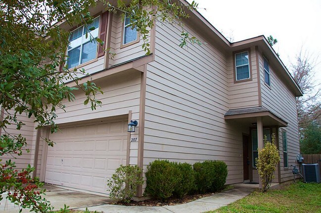 Building Photo - 207 N Burberry Park Cir